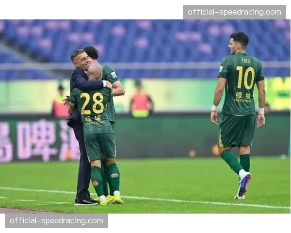 浙江队双后腰配置稳固 托利奇朴镇燮构筑中场屏障